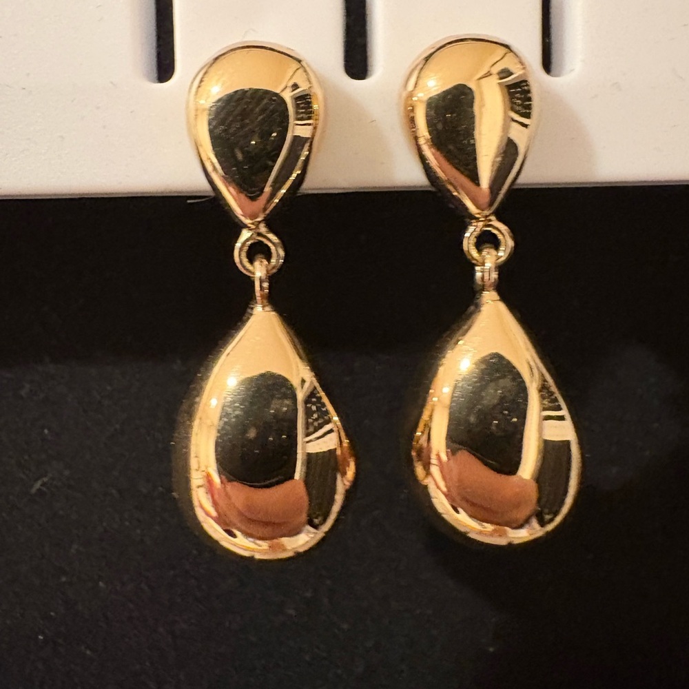 Elegant Gold Drop Earrings
